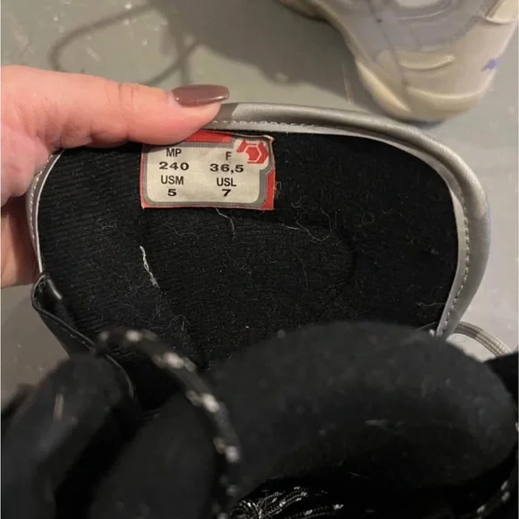 Gray and Cream Snowboard Boots - Picture 4 of 4